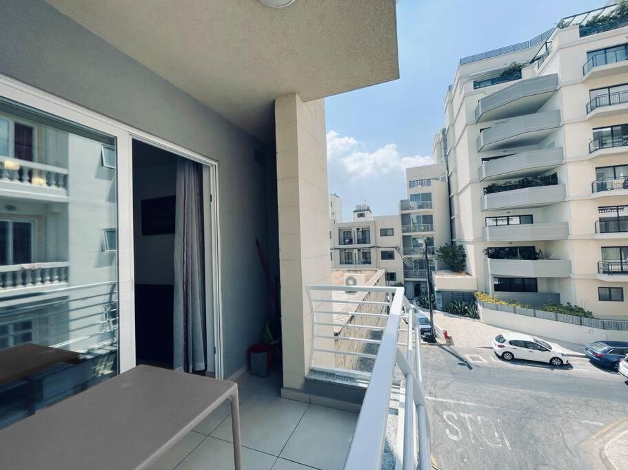 Stylish Modern 4 Paceville Apartament St. Julian's